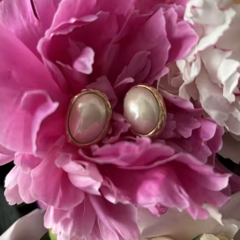 Luxury Vintage Style Oval Pearl Statement Earrings Gold Tone - Picture 14 of 16